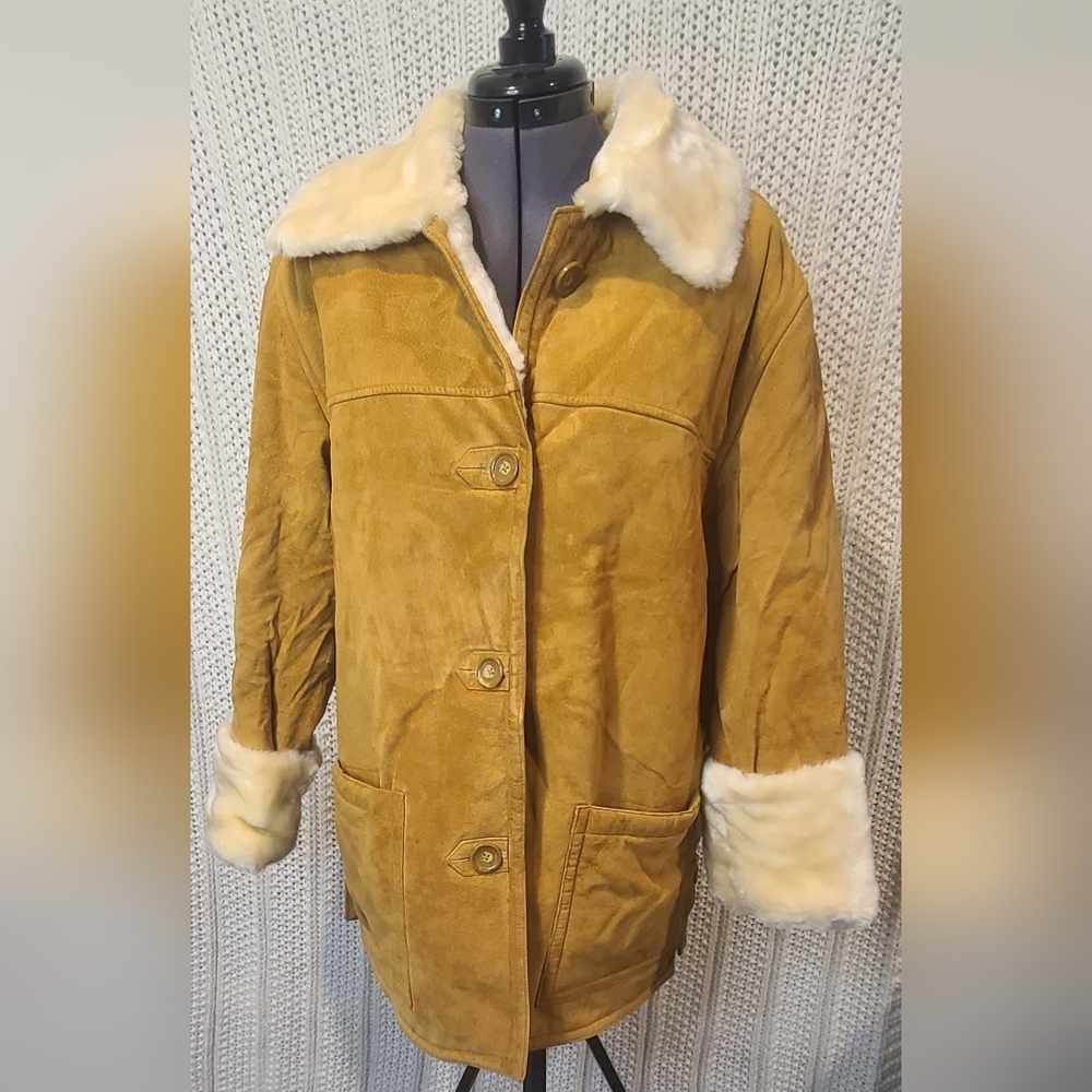 Dennis Basso Luxurious leather and Faux Fur Coat women's size Medium